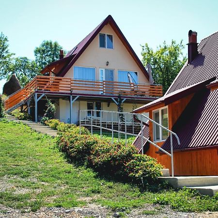 Вилла Casuta Din Livada Secaria Экстерьер фото